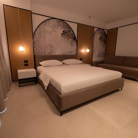 Colosseum Hotel Ksamil Buitenkant foto