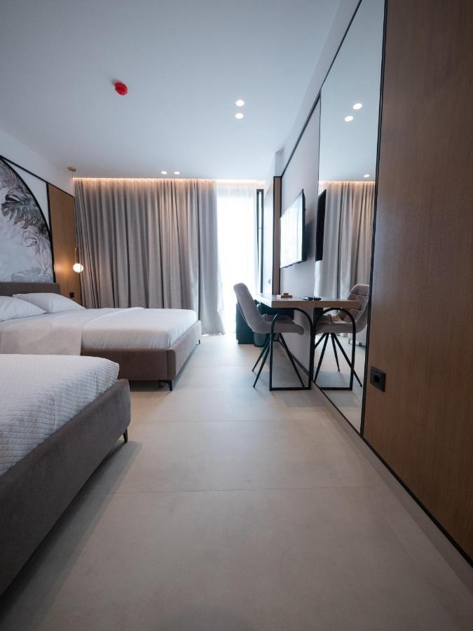 Colosseum Hotel Ksamil Buitenkant foto