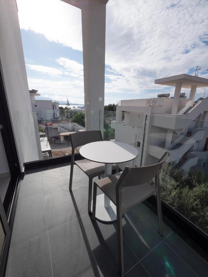 Colosseum Hotel Ksamil Buitenkant foto