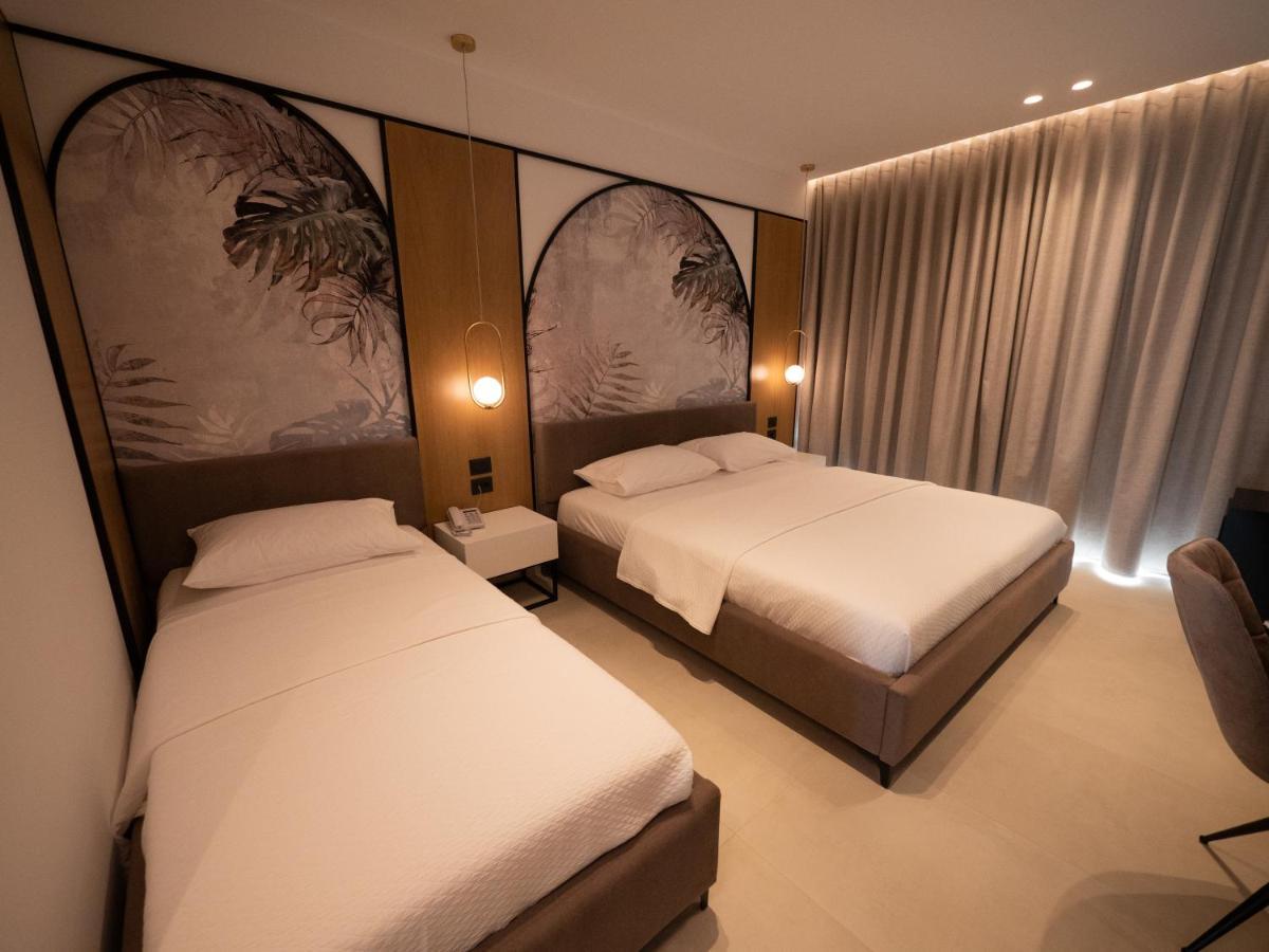Colosseum Hotel Ksamil Buitenkant foto