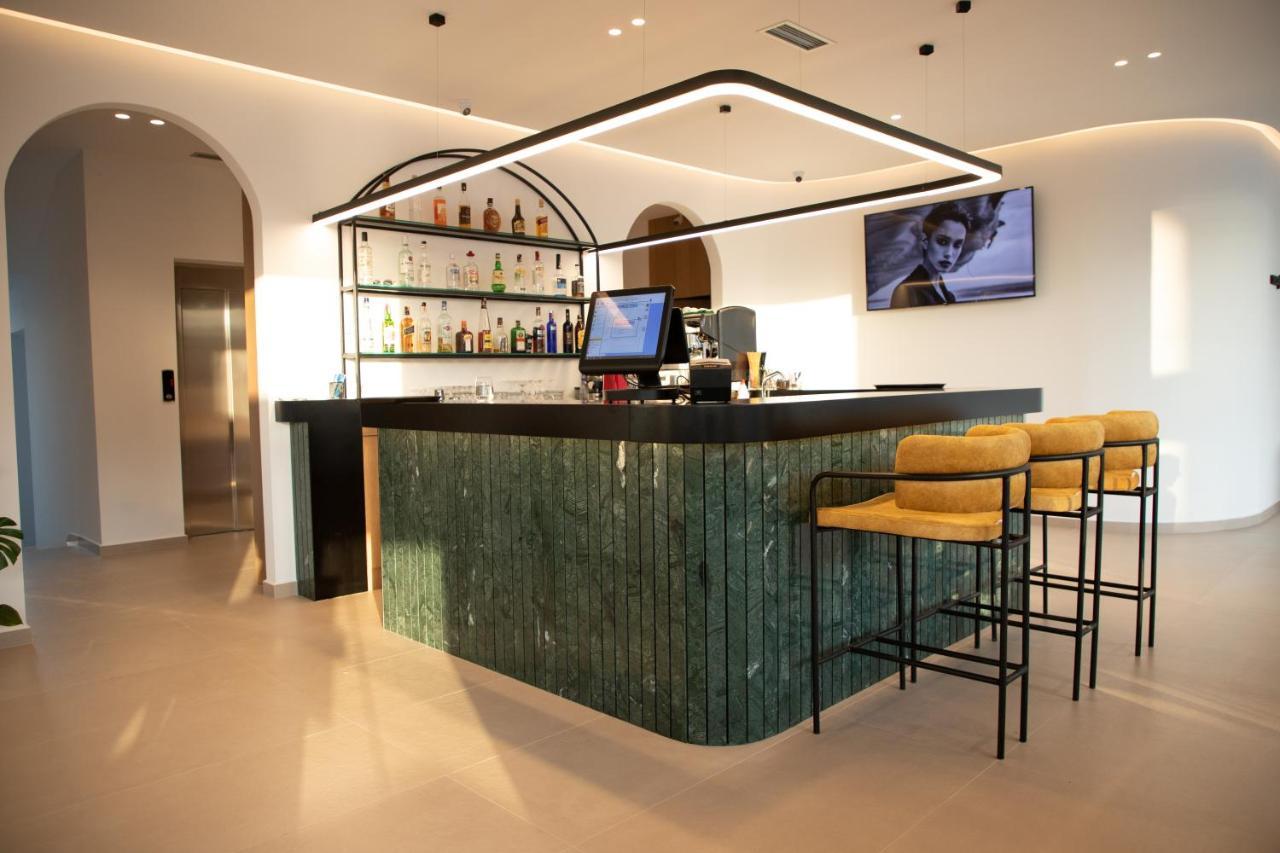 Colosseum Hotel Ksamil Buitenkant foto