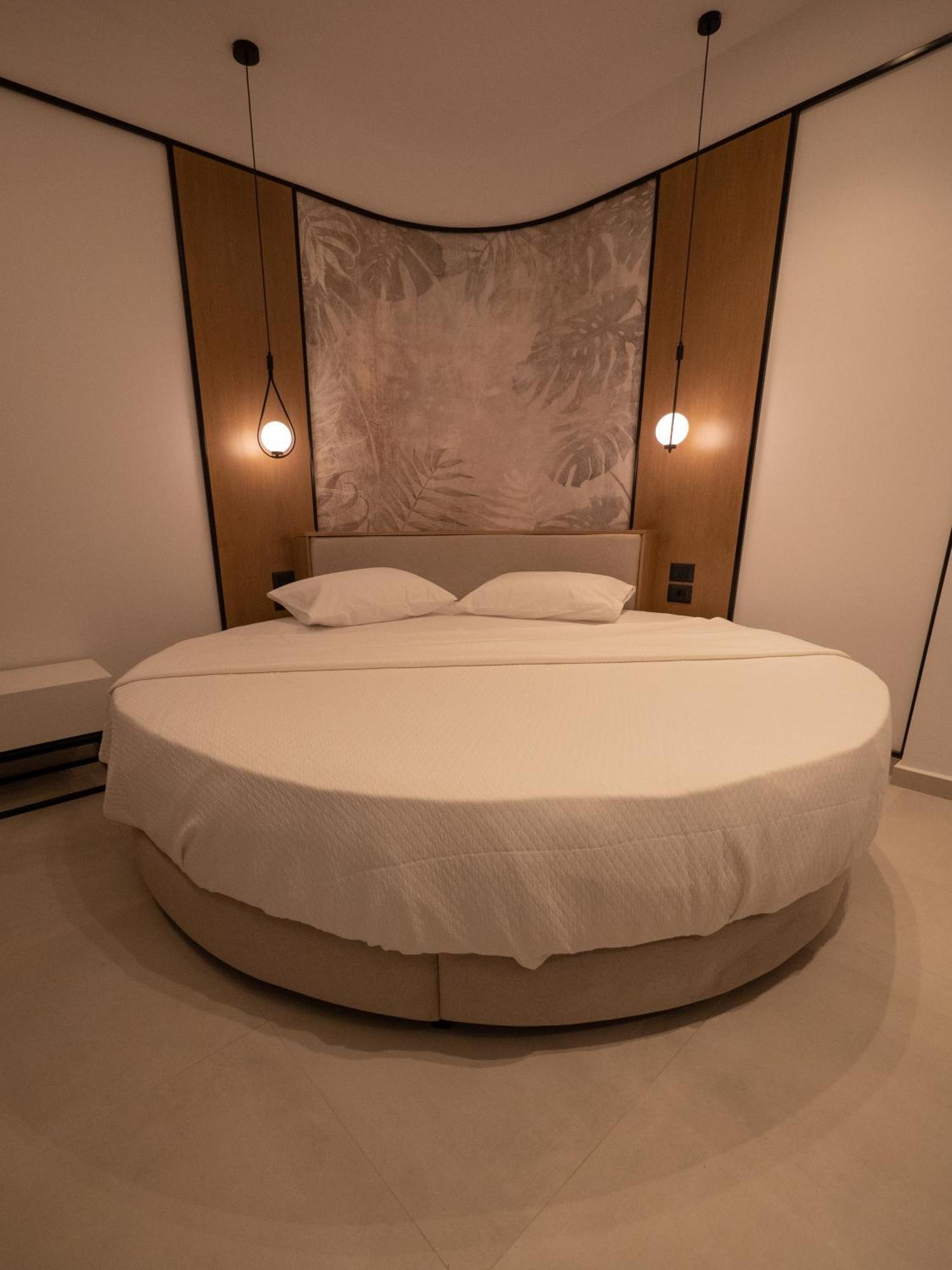 Colosseum Hotel Ksamil Buitenkant foto