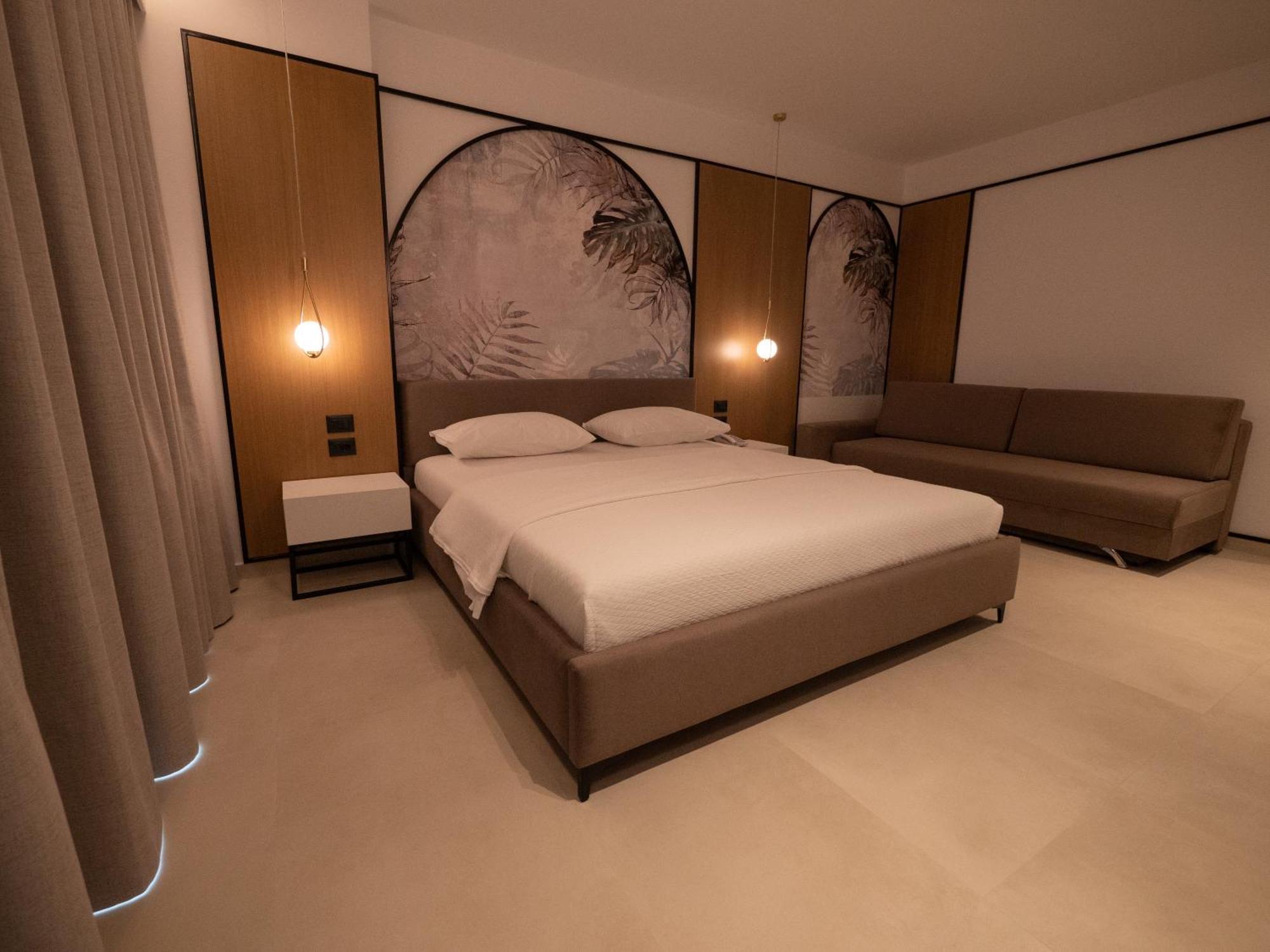Colosseum Hotel Ksamil Buitenkant foto